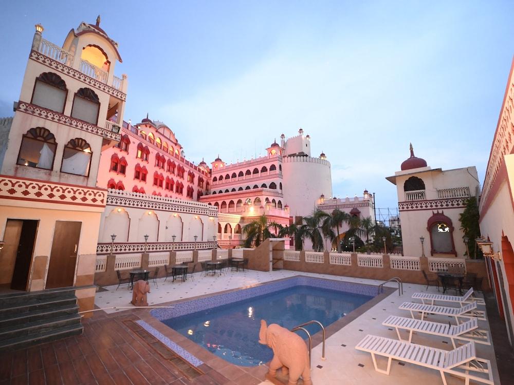 Hotel Fort Chandragupt Jaipur Bagian luar foto