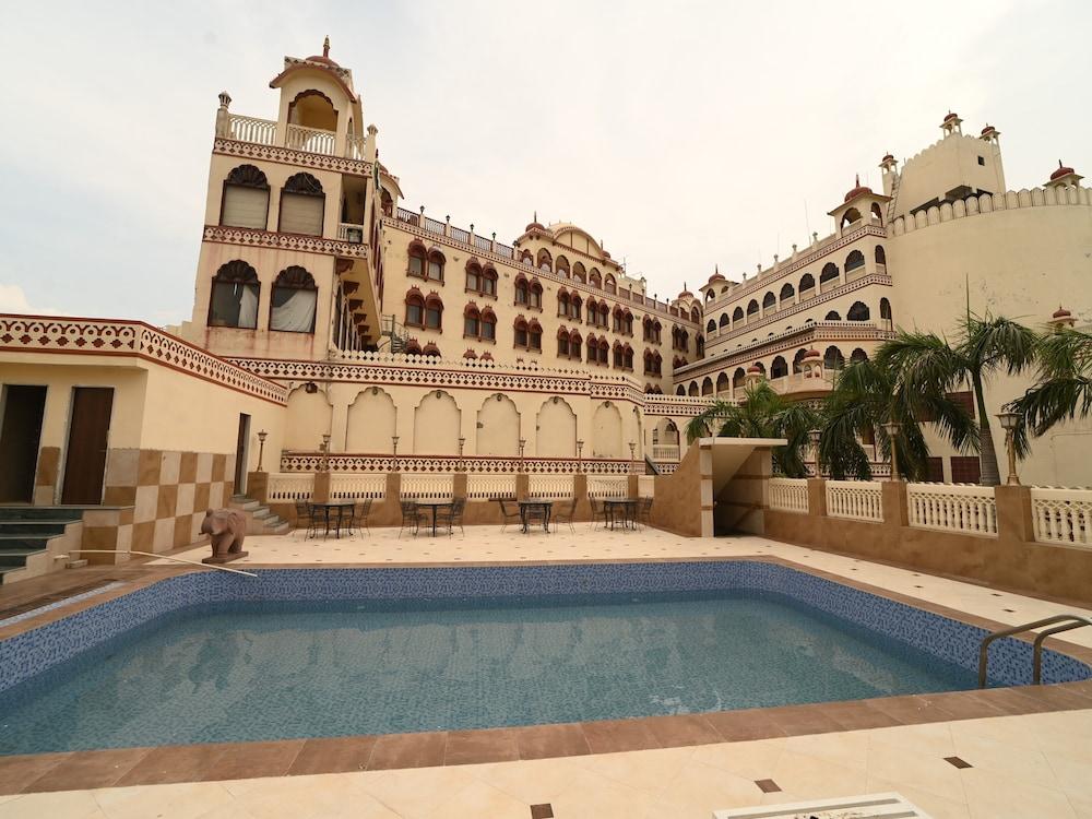 Hotel Fort Chandragupt Jaipur Bagian luar foto