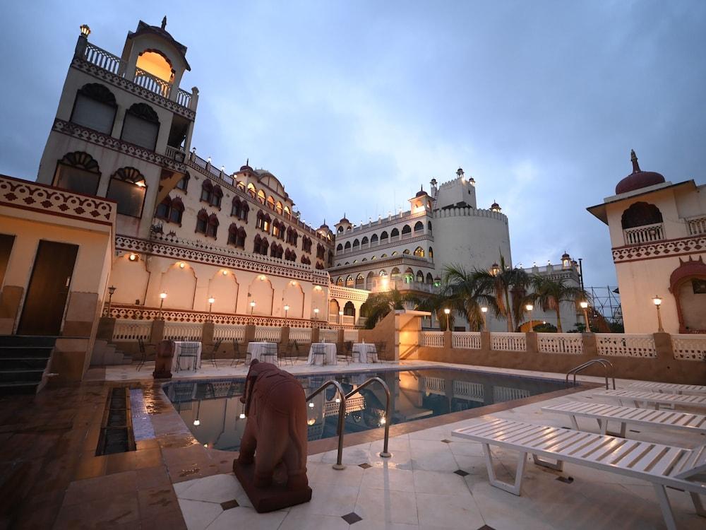 Hotel Fort Chandragupt Jaipur Bagian luar foto