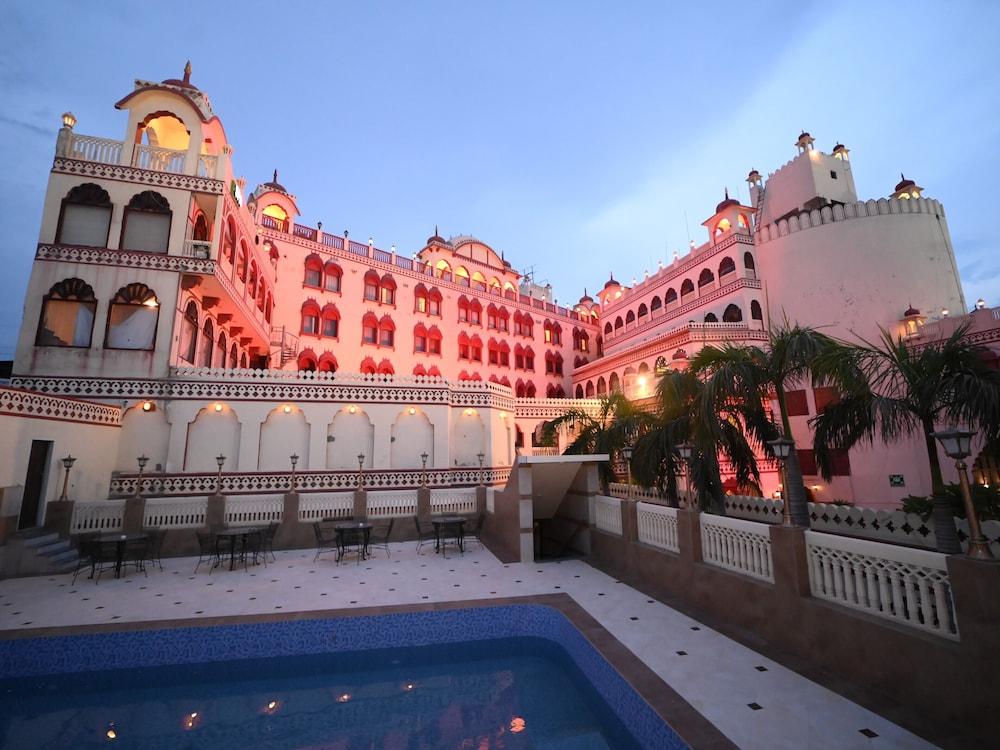 Hotel Fort Chandragupt Jaipur Bagian luar foto