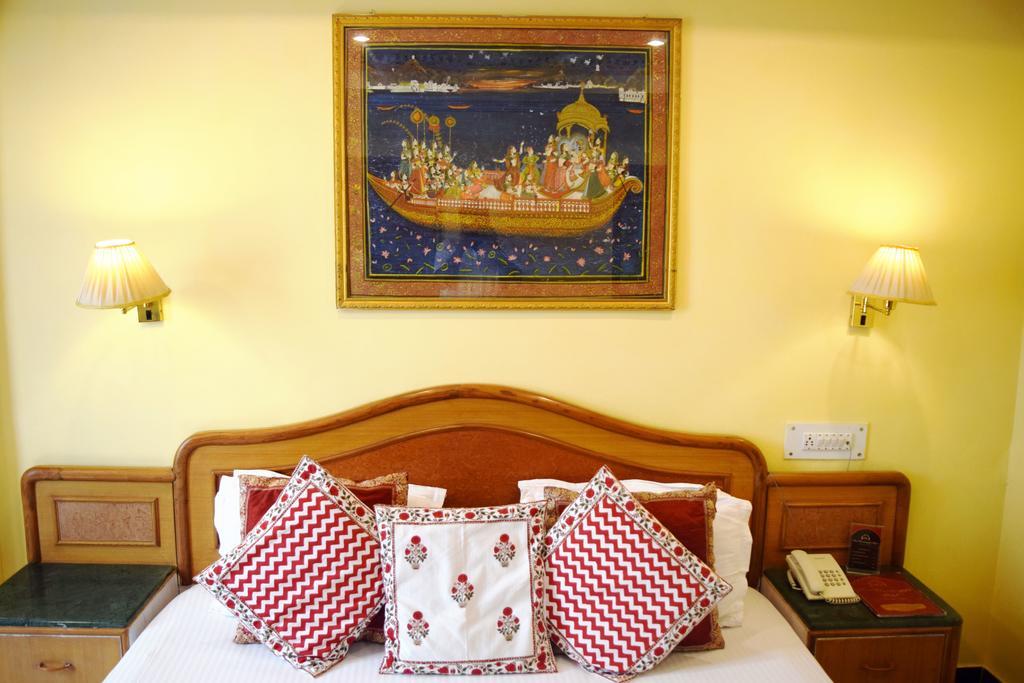 Hotel Fort Chandragupt Jaipur Bagian luar foto