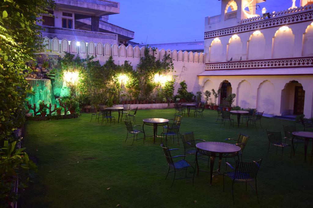 Hotel Fort Chandragupt Jaipur Bagian luar foto
